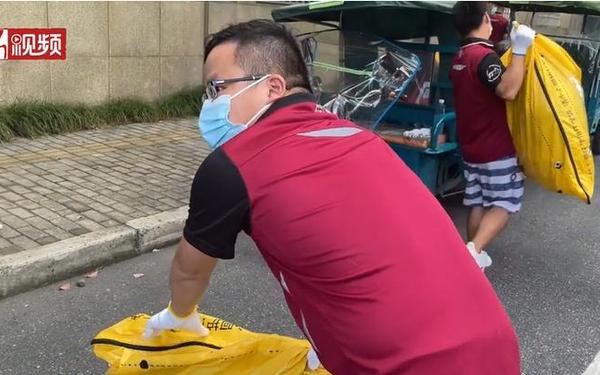 冯珊珊叫外卖被锁楼_为什么外卖箱没锁