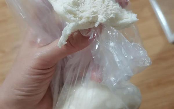 不小心看见六年级的大馒头(黄冈实验小学吃馒头) 不小心看见六年级的大馒头(黄冈实验小学吃馒头)
