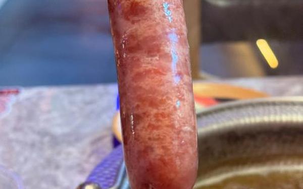大肉肠操小洞洞视频_猪肉肠